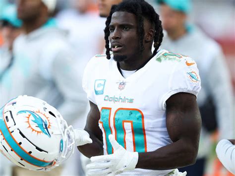 Dolphins WR Tyreek Hill resolves dispute with South Florida marina worker